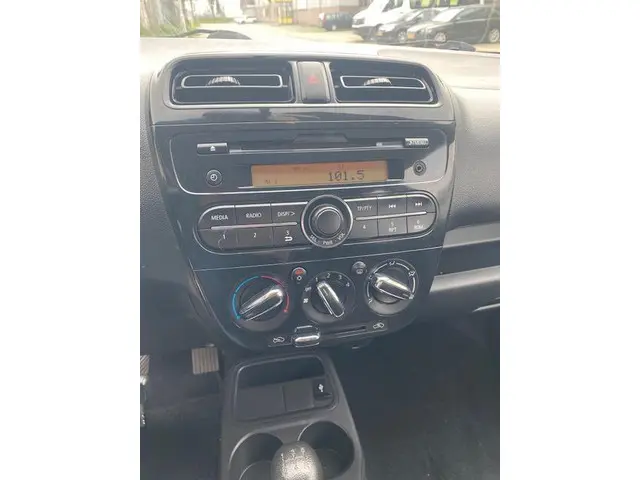 Mitsubishi Space Star 1.0 Cool+ 2018 Benzine 5