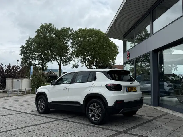 Jeep Avenger Longitude 54 kWh Aut. 2024 Elektrisch 4
