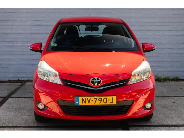 Toyota Yaris 1.0 VVT-i Aspiration 2014 Benzine 9