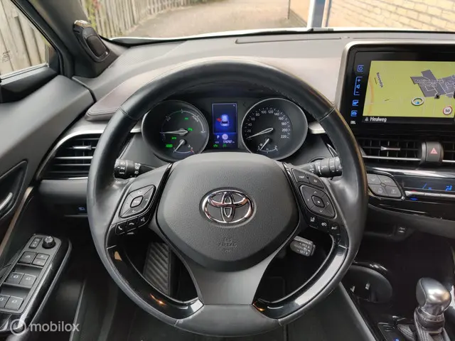 Toyota C-HR 1.8 Hybrid Executive 2018 Hybride Benzine 10