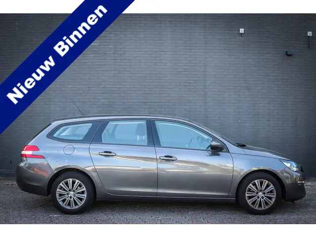 Peugeot 308 SW 1.2 PureTech Blue Lease 2017 Benzine
