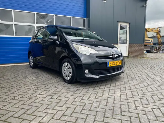 Toyota Verso-S 1.3 VVT-i Aspiration 2013 Benzine 2