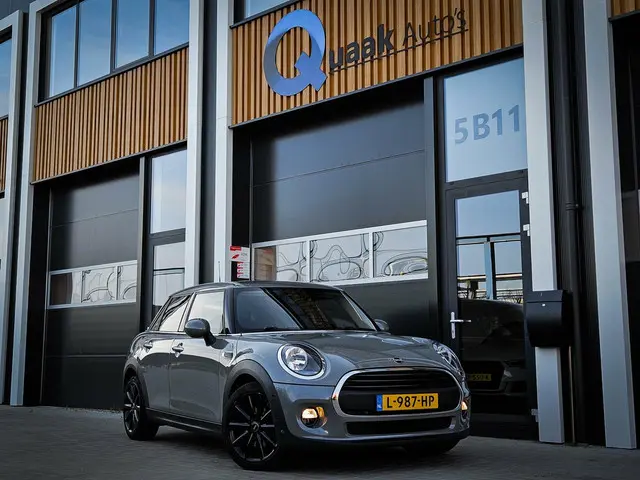 MINI One Mini 1.5 Business Edition 2019 Benzine 43