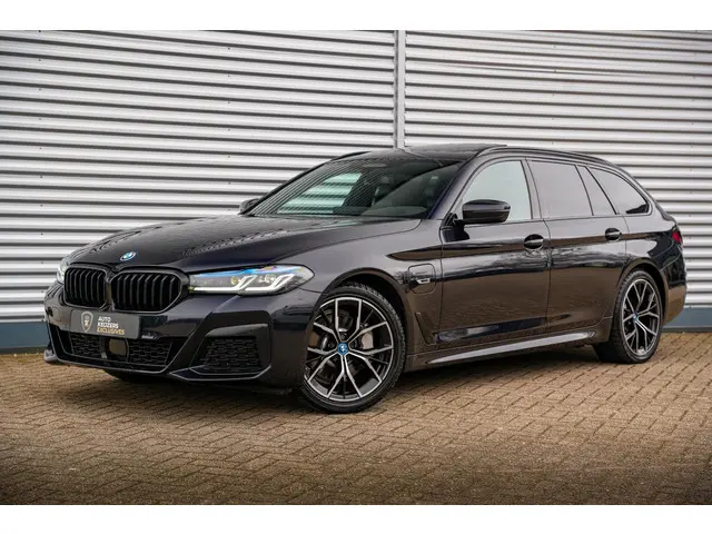 BMW 5 Serie Touring 530e 2022 Hybride Benzine 35