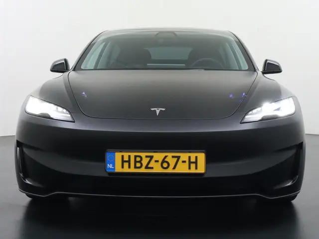 Tesla Model 3 3