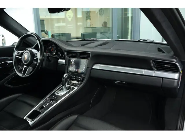 Porsche 911 3.0 Carrera 2016 Benzine 35
