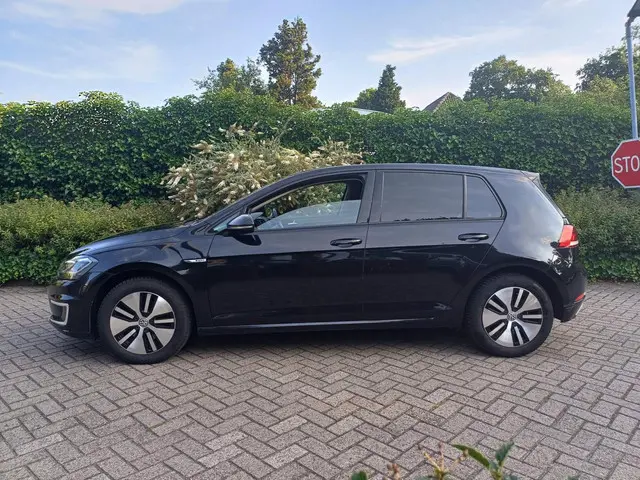 Volkswagen e-Golf Automaat 2018 Elektrisch 10
