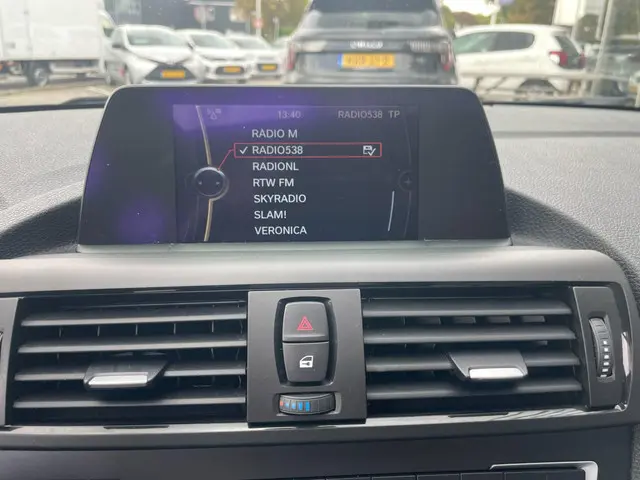 BMW 1 Serie 118i High Executive 2013 Benzine 12