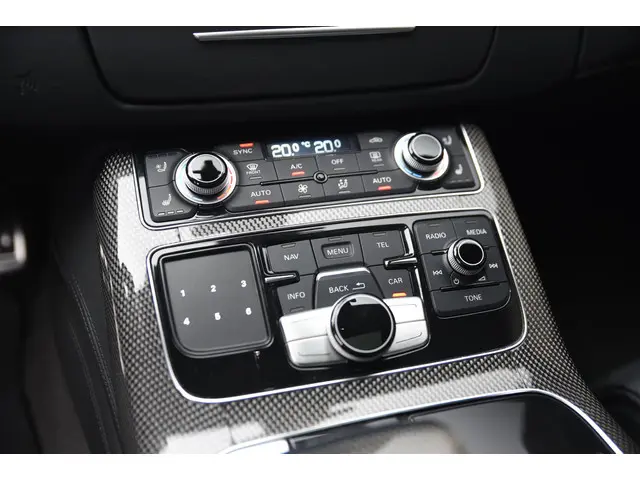 Audi S8 4.0 TFSI S8 quattro Pro Line+ 2013 Benzine 32