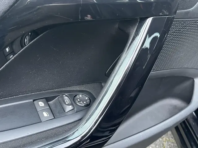 Peugeot 208 1.2 PureTech Blue Lion 2017 Benzine 23