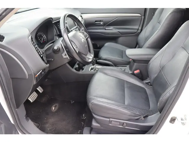 Mitsubishi Outlander 2.0 Instyle 2014 Benzine 25