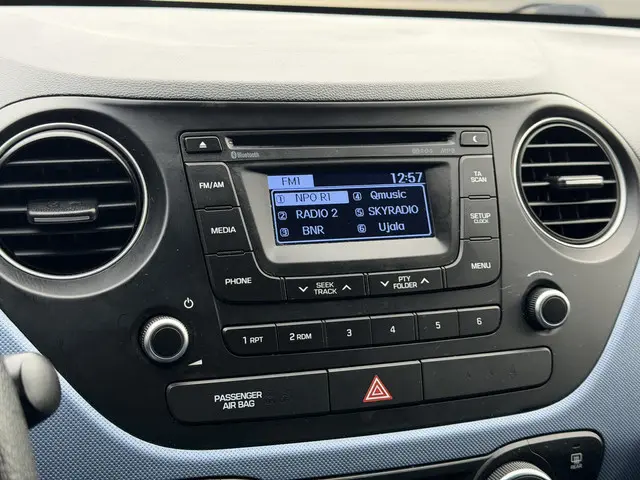 Hyundai i10 1.0i i-Motion Comfort Plus 2016 Benzine 11