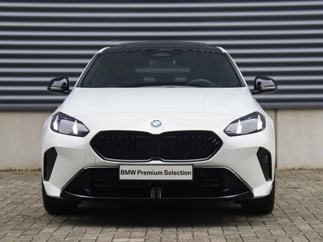 BMW 1 Serie 5-deurs 120 2025 Benzine 3
