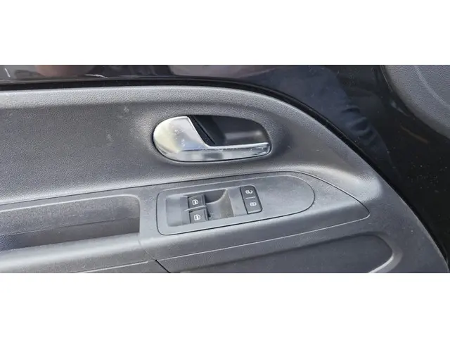Volkswagen up! 1.0 move up! BlueM. 2015 Benzine 10