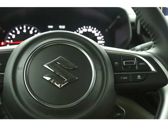 Suzuki Swift 1.2 Style Smart Hybrid 2025 Benzine 21