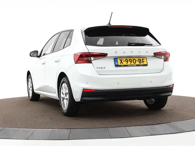 Škoda Fabia 1.0 TSI 110pk DSG Ambition 2023 Benzine 25