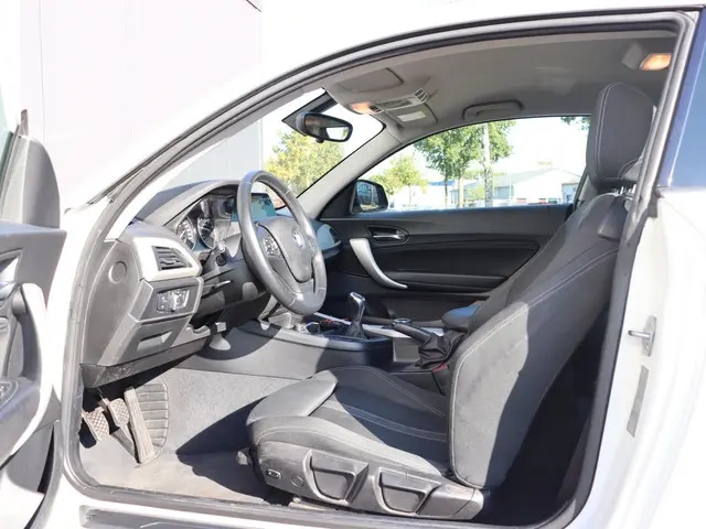 BMW 1 Serie 116i Essential airco LM org NL 2015 Benzine 8