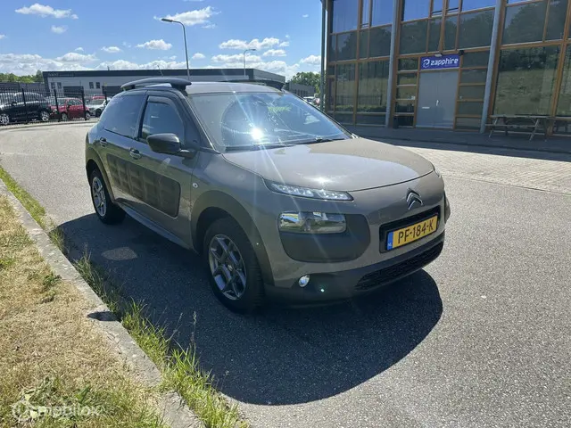 Citroën C4 Cactus 1.2 PureTech Shine 2017 Benzine 4