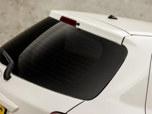 Toyota Yaris 1.0 VVT-i Sport 2015 Benzine 23