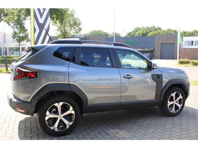 Dacia Duster Hybrid 140 Journey 2025 Hybride Benzine 4