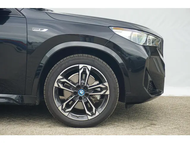 BMW X1 xDrive30e 2022 Hybride Benzine 4