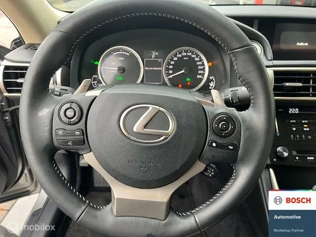Lexus IS 300h First Edition 2014 Hybride Benzine 20