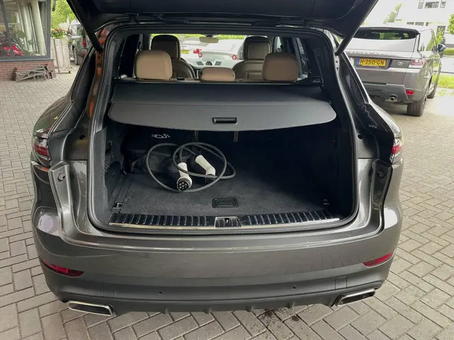 Porsche Cayenne 3.0 E-Hybrid 2021 Hybride Benzine 30