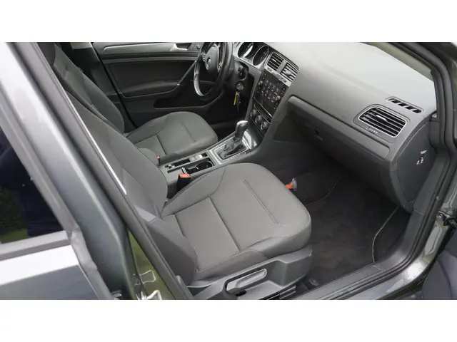 Volkswagen e-Golf E-DITION Warmtepomp 2020 Elektrisch 15