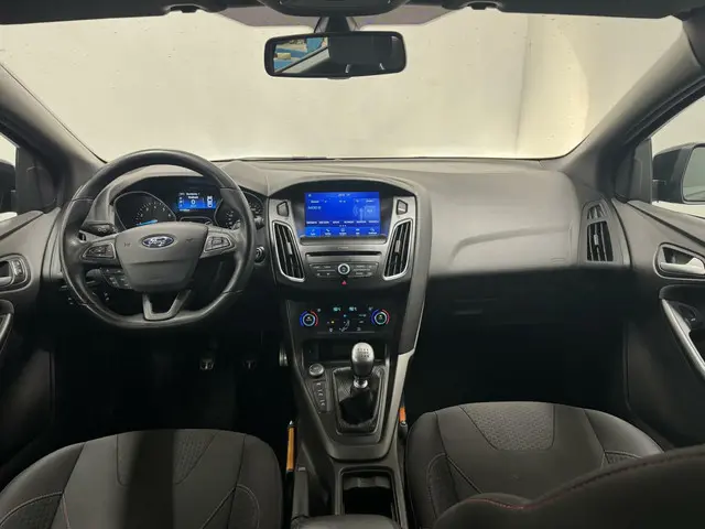 Ford Focus Wagon 1.5 ST-Line 2017 Benzine 11