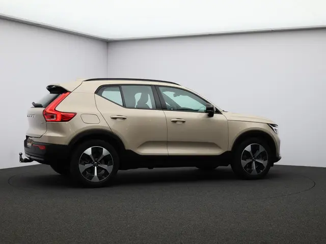 Volvo XC40 2.0 B4 Plus Dark 2025 Benzine 31