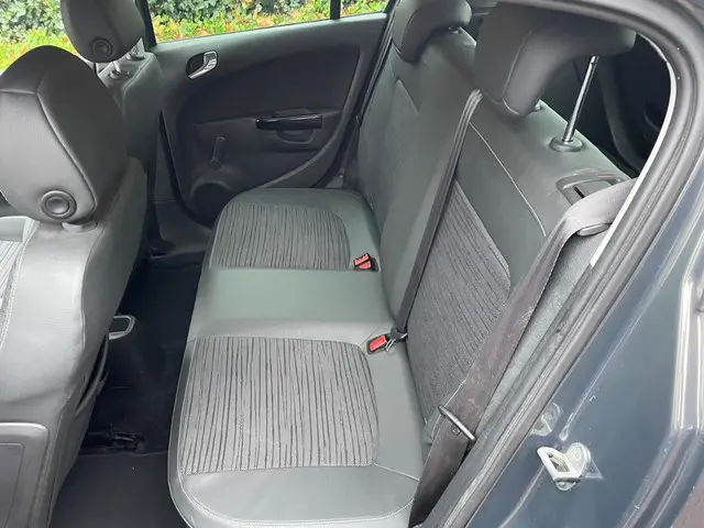 Opel Corsa 1.4-16V BlitZ 2014 Benzine 12