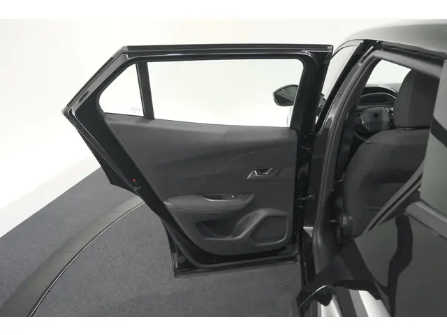 Peugeot 2008 1.2 Hybrid 136 Style 2025 Hybride Benzine 57