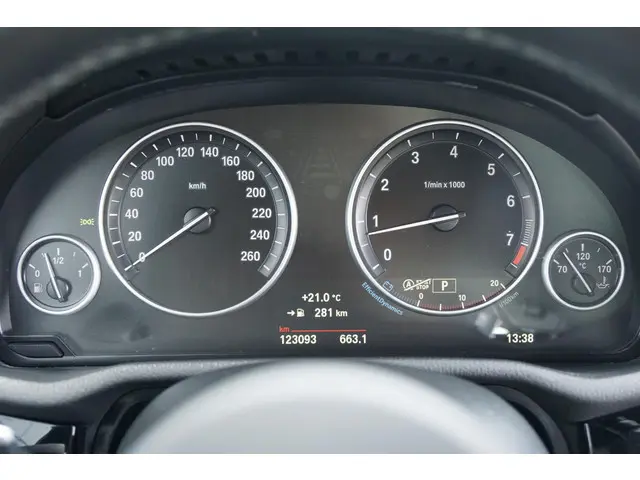 BMW X3 sDrive20i Centennial High Executive 2017 Benzine 19