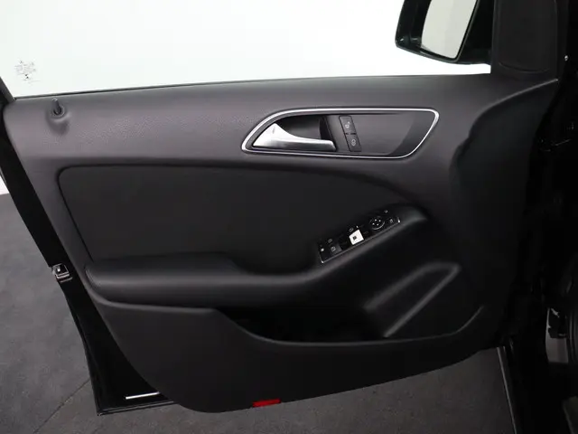 Mercedes-Benz B-Klasse 180 Ambition 2014 Benzine 21