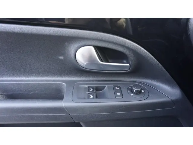 Volkswagen up! 1.0 BMT move up! 2019 Benzine 9