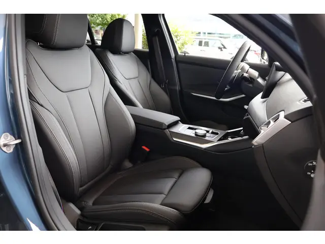 BMW 3 Serie Touring 330e xDrive 2025 Hybride Benzine 8