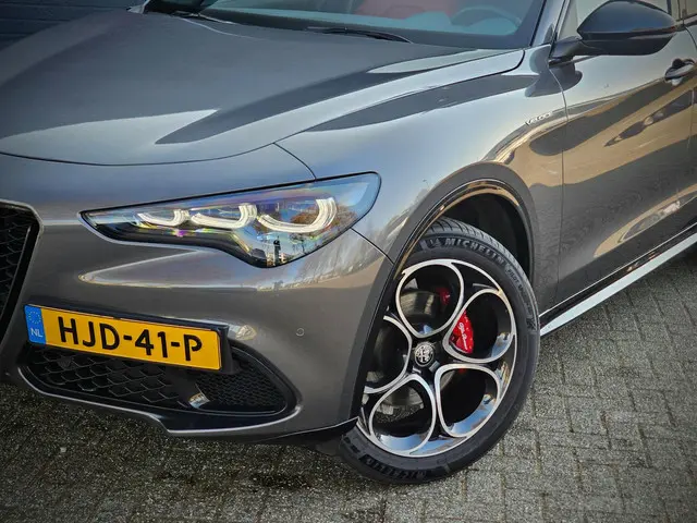 Alfa Romeo Stelvio 2.0 T GME AWD Veloce 2023 Benzine 6