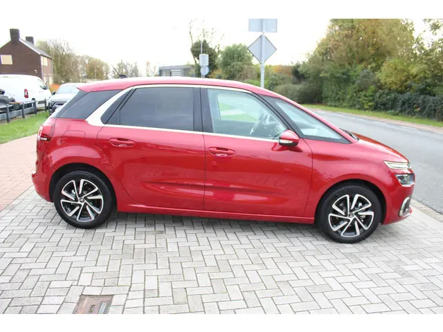 Citroën C4 Spacetourer 1.2 PureTech Shine 2019 Benzine 6