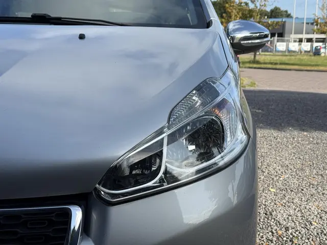 Peugeot 208 1.2 PureTech Style 2015 Benzine 32