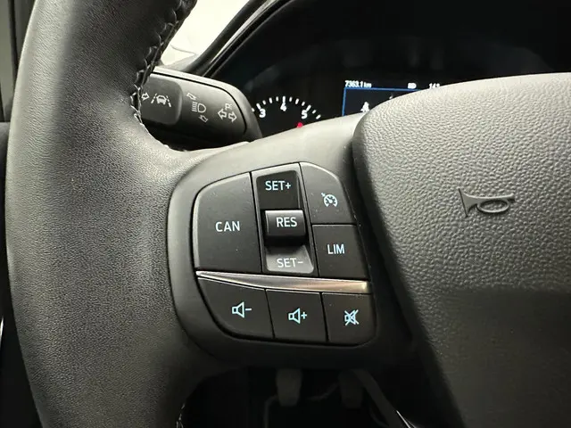 Ford Fiesta 1.0 EcoBoost Hybrid Titanium 2023 Benzine 23