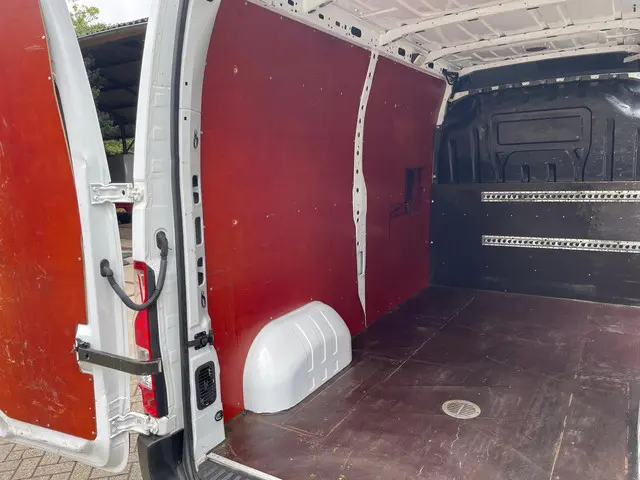 Opel Movano 2.3 CDTI L2/H2 Euro6 146pk 2018 Diesel 10