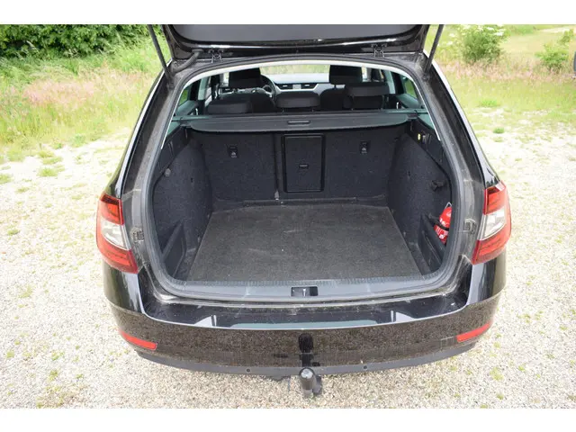 Škoda Octavia Combi 1.5 TSI Greentech Style 2018 Benzine 38