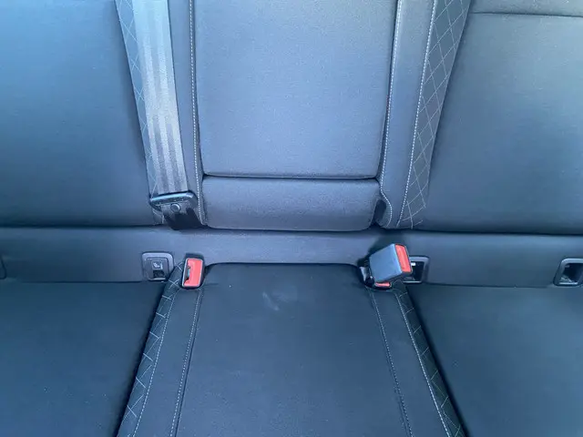 Škoda Karoq 1.0 TSI Business Edition 2021 Benzine 32