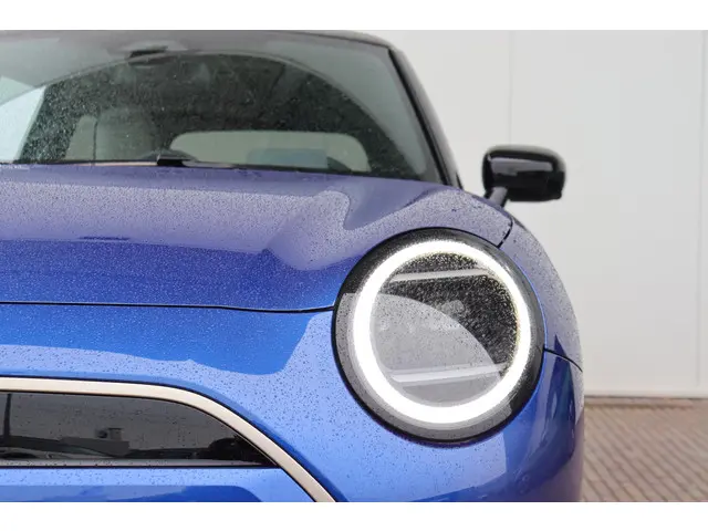 MINI 3-Deurs Cooper E | Favoured L 2025 Elektrisch 4
