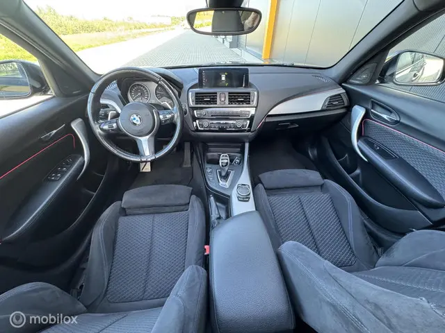 BMW 1 Serie M135i xDrive 2016 Benzine 16