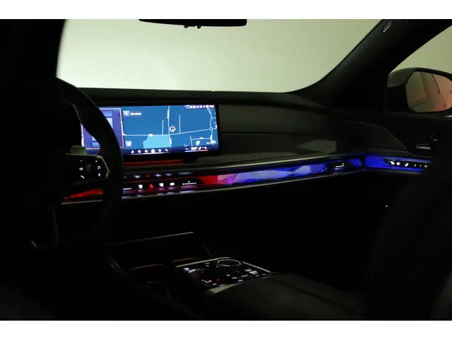 BMW 7 Serie 750e xDrive M Sport 2023 Hybride Benzine 26