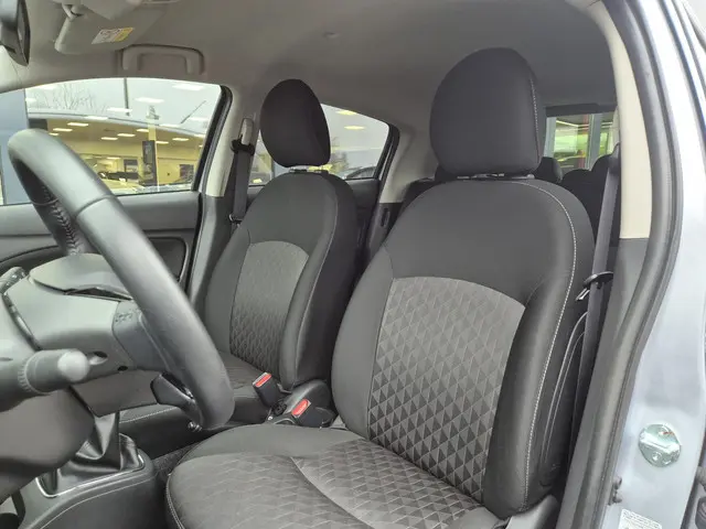 Mitsubishi Space Star 1.2 Intense 2022 Benzine 7