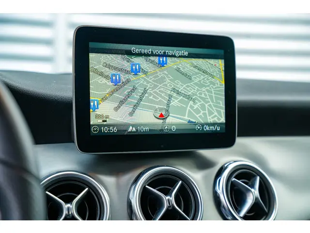 Mercedes-Benz GLA GLA 180 2019 Benzine 16