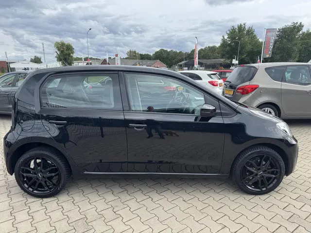 Volkswagen up! 1.0 BMT move up! 2019 Benzine 11