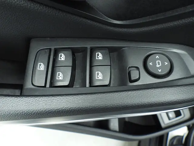 BMW 3 Serie Touring 318i 2022 Benzine 21